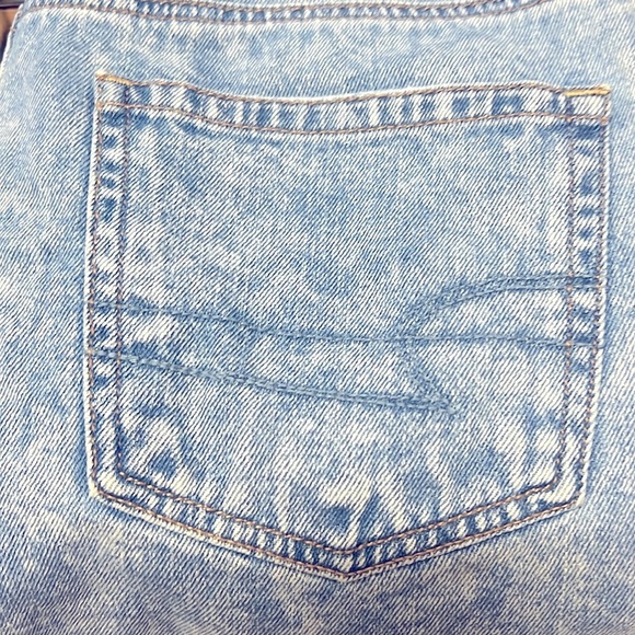 American Eagle Outfitters Blue Jean Shorts High-Waisted Relaxed Fit - Picture 2 of 6